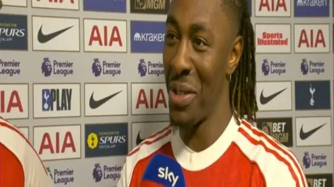 哈维执教巴萨与马竞交手五战全胜，本赛季对决1平1负。