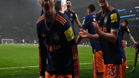 切尔西逆转奇迹！里斯-詹姆斯任意球神技，纽卡由2-1领先变为1-2心跳瞬间！